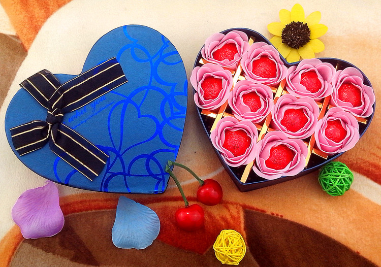 创意浪漫玫瑰花巧克力杜蕾斯避孕套礼物10个爱心礼盒装送男女朋友