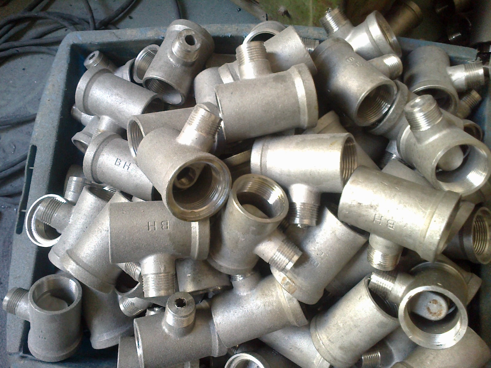 各种非标件加工、CNC加工中心配件加工、车铣加工、输送机械加工