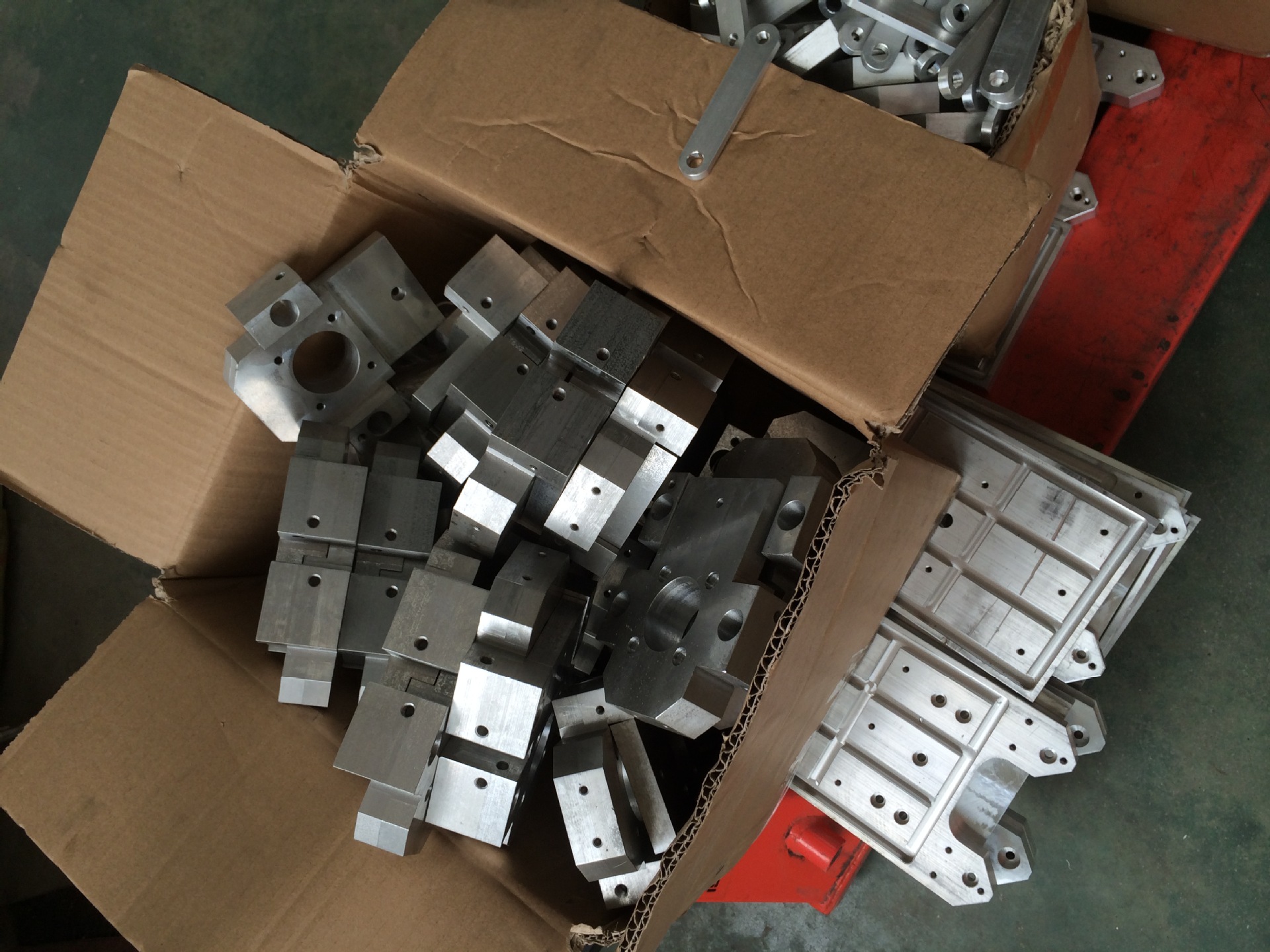 CNC加工中心大小批量加工、食品机械烤箱配件加工、车铣加工