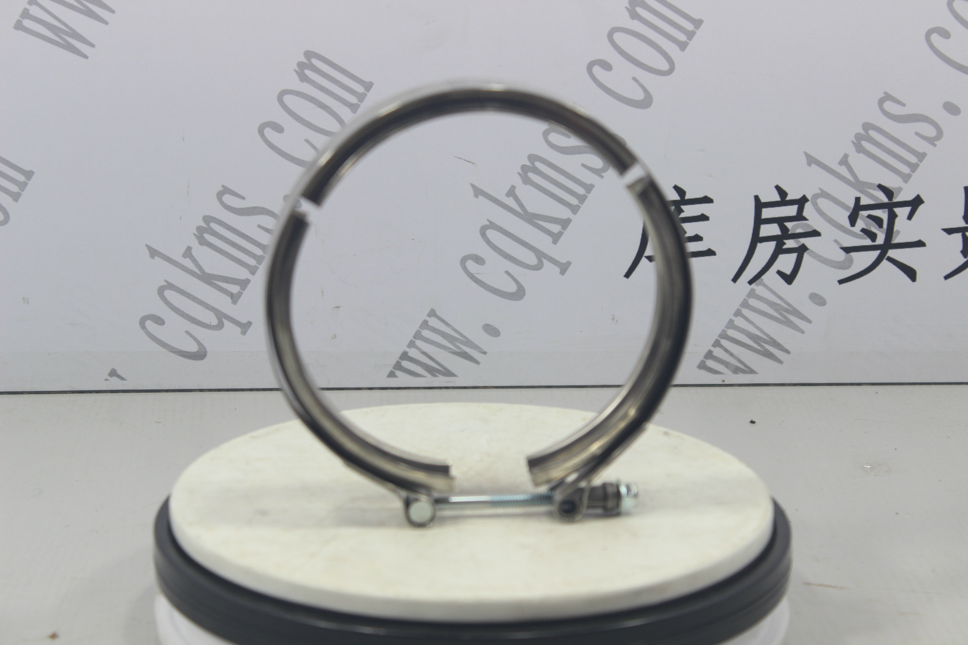 kms01168-3633805-V型抱箍---参考规格外径16CM内径14.2CM厚2.2CM-参考重量250-250图片1