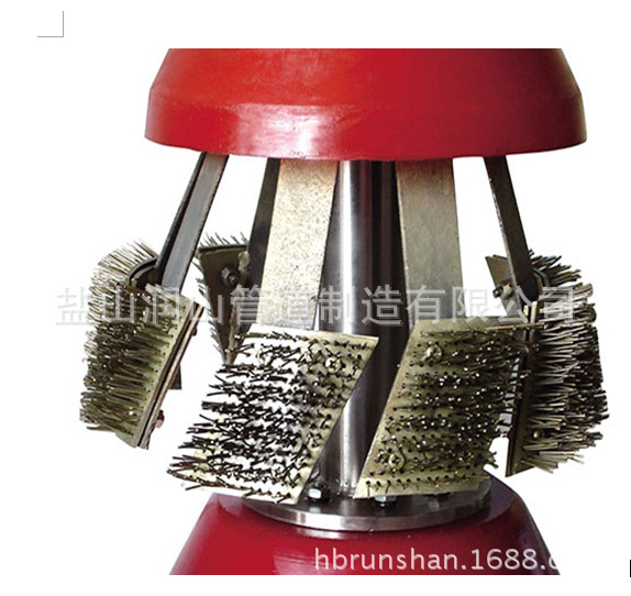 悬臂刷除锈清管器