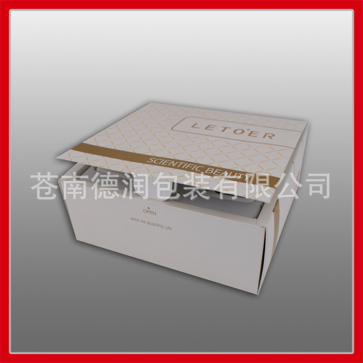 材质有:白卡纸,白板纸,铜版纸,灰板纸,牛皮纸,金银铝箔纸,瓦楞纸