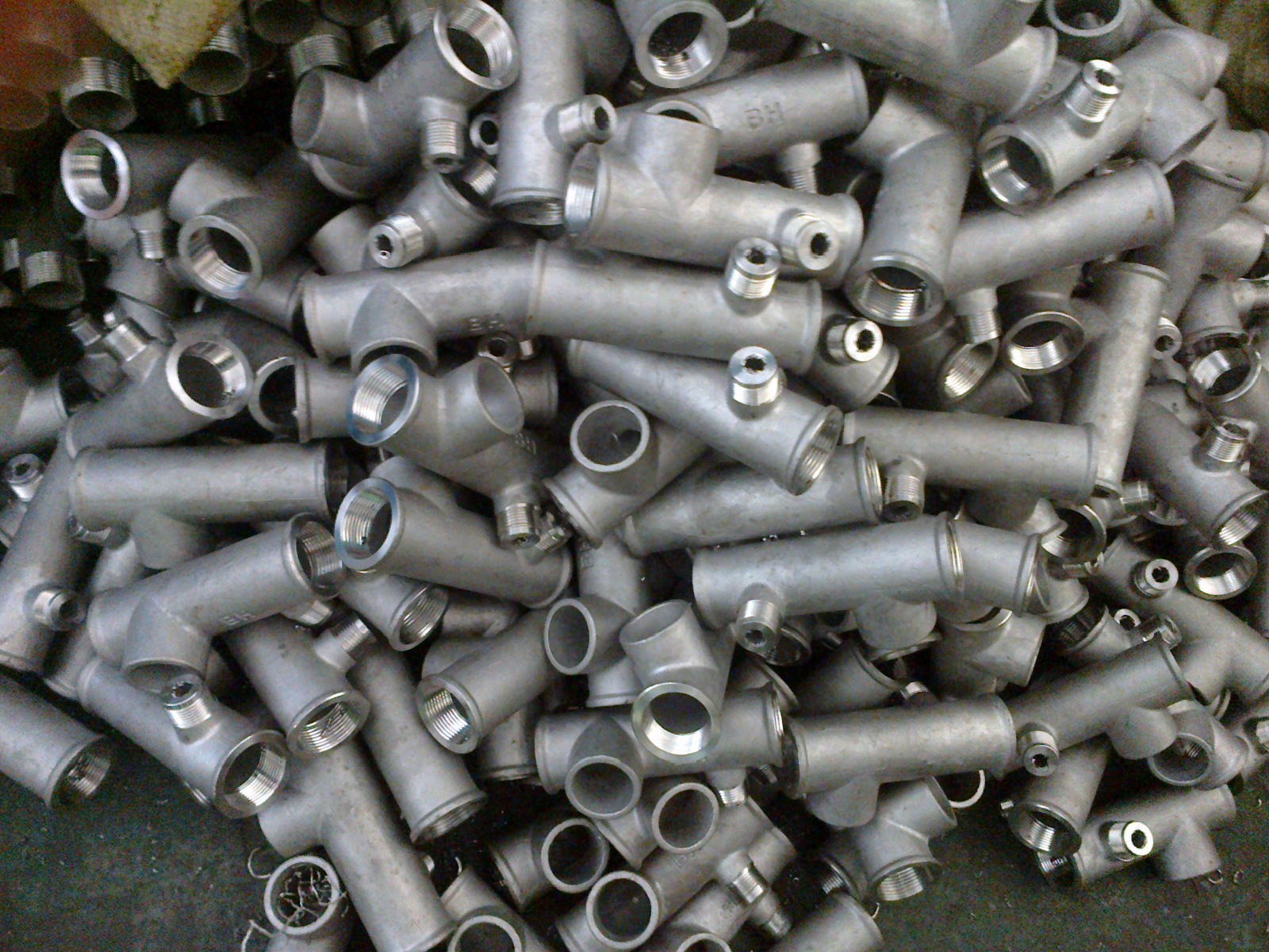 各种非标件加工、CNC加工中心配件加工、车铣加工、输送机械加工