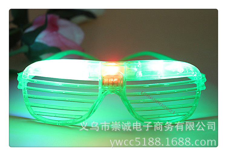 百叶窗眼镜绿色3