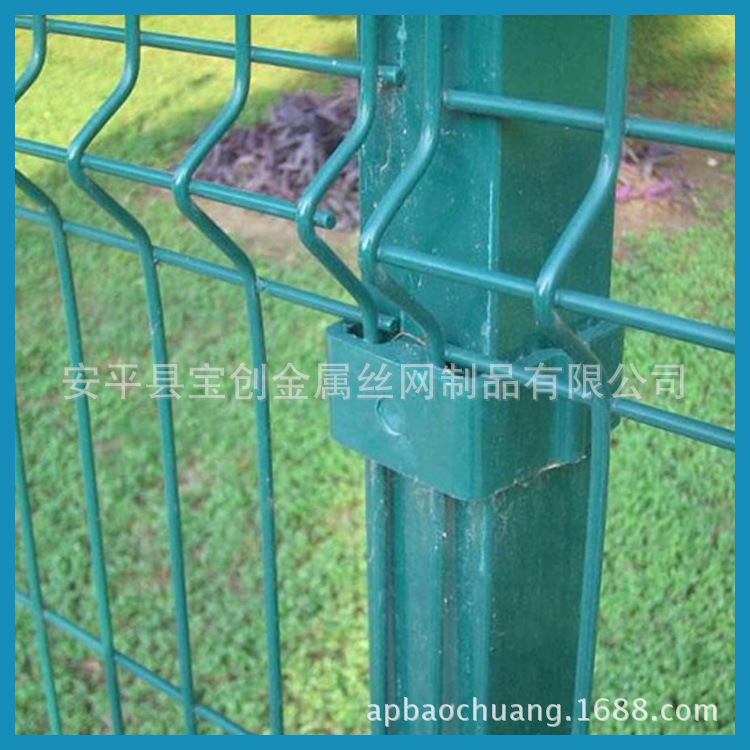 桂林小区隔离栅 公路护栏网规格 铁路护栏网价格 体育场护栏厂