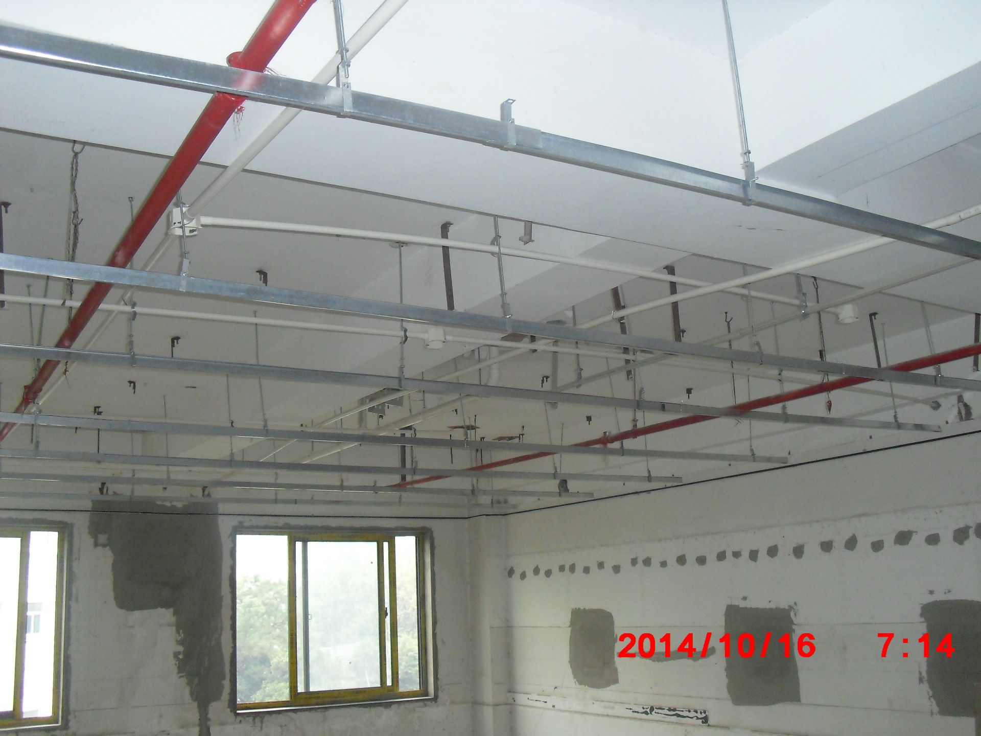 南京地区厂房,办公室矿棉板吊顶,硅钙板吊顶三防板吊顶格栅吊顶