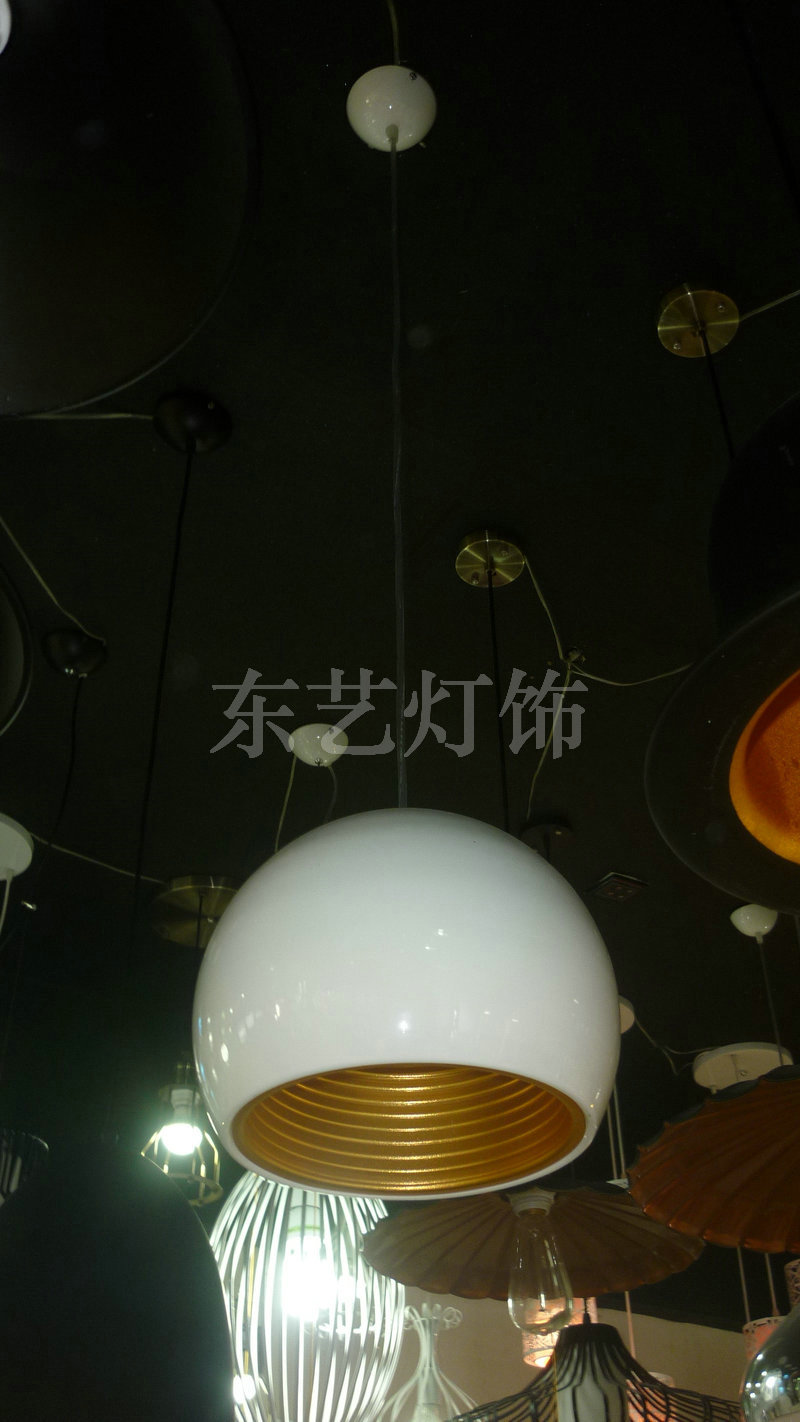 主营产品:现代餐吊灯,铝材餐吊灯,吊灯,玻璃吊灯,铝材吊灯,现代吊灯,铁艺吊灯,客厅吊灯,创意吊灯,欧式吊灯,仿古吊灯,创意玻璃吊灯,简欧铝材吊灯,现代玻璃吊灯,简约铁艺吊灯,客厅方形吊灯,创意贝壳吊灯,欧式个性吊灯,酒吧仿古吊灯,艺术客厅吊灯