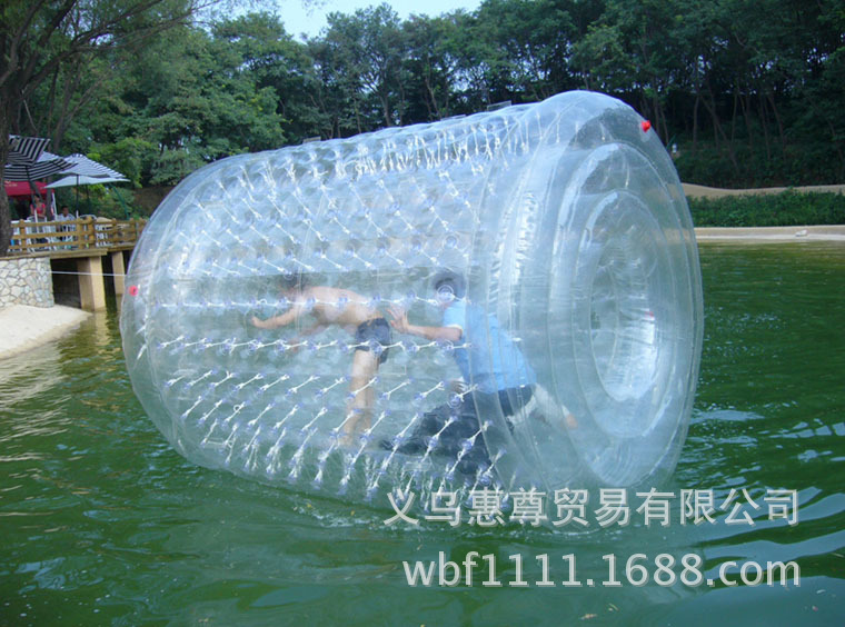 充气水上滚筒 (13)