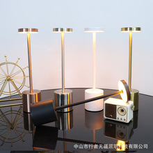 跨境創意北歐現代床頭酒吧卧室USB充電觸摸鐵藝工字台燈夜燈 氛圍