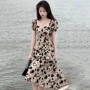 法式小個子赫本風茶歇黑色玫瑰短袖碎花連衣裙女夏季氣質修身長裙