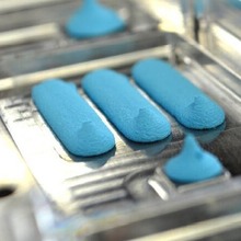 導熱系數4.0w路由器手機處理器導熱硅凝膠高導熱低熱阻填縫導熱泥