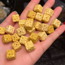 天然原礦金膏玉奶酪六方DIY配件可愛風雕刻奶酪散珠文玩配飾批發