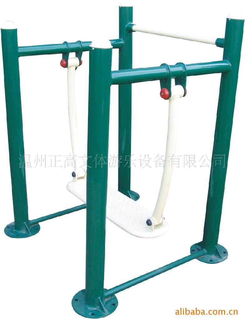 钟摆器和冲浪板的主要功能:锻炼腰部肌群,增强身体的协调性和柔韧性