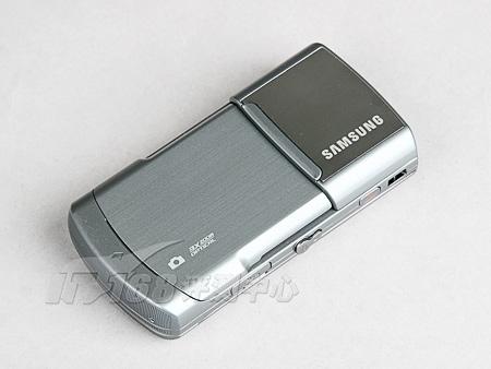 图为:三星g818e手机             