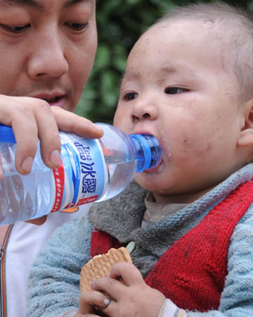 After earthquake: Quick rescue ensues (1) Earthquake 