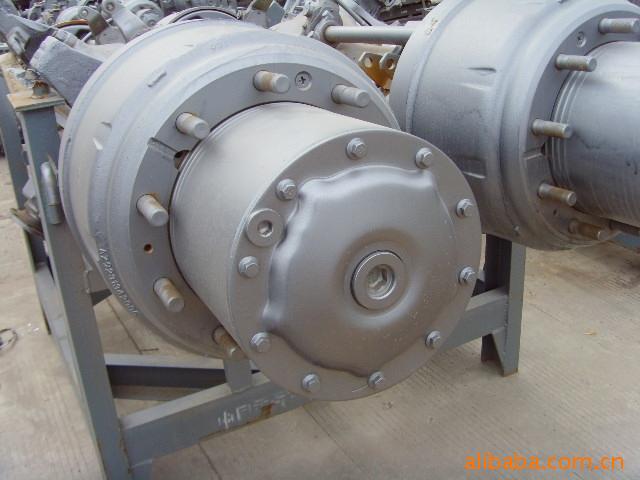 重汽豪沃自卸车后桥总成配件