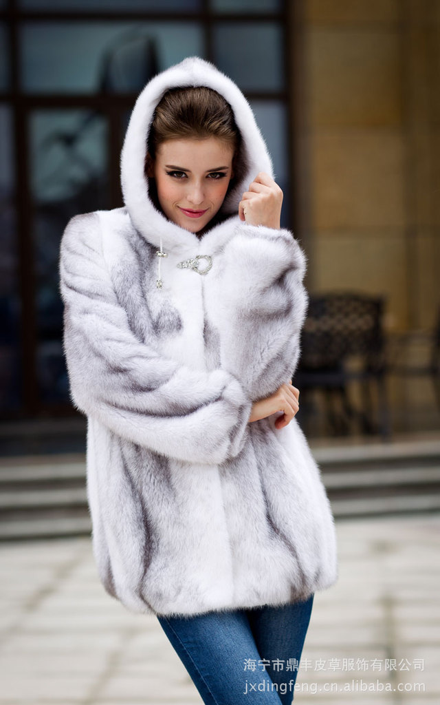 海宁中国皮革城 丰诗缦 2012新款十字貂带帽时尚皮草外套