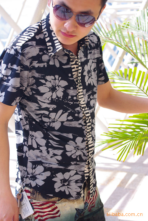 正品普斯莱利 pullman 2011夏季新款男士花版休闲短袖t恤18