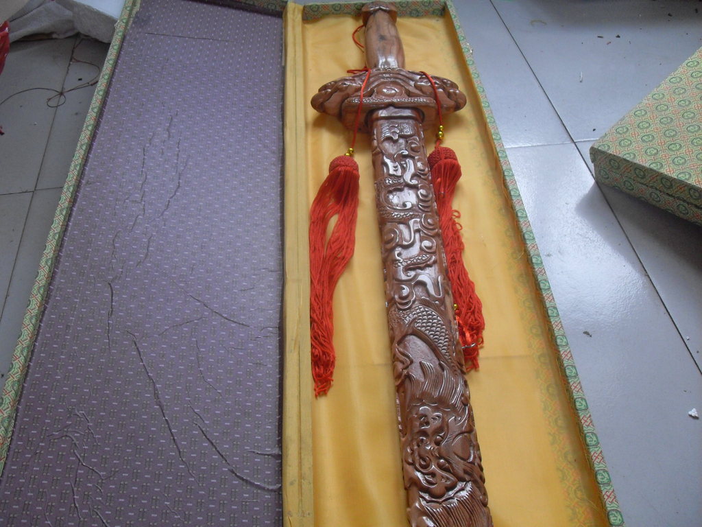 供应桃木辟邪九龙宝剑 桃木剑批发桃木宝剑镇宅辟邪