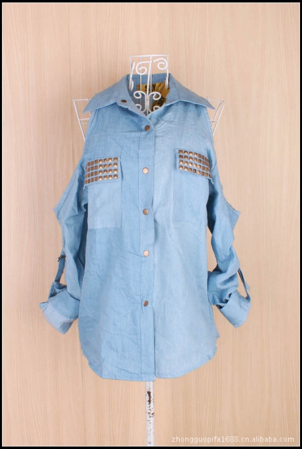 vivi昕薇@日本sly大牌露香肩可挽袖柳钉口袋饰牛仔长衬衫c035