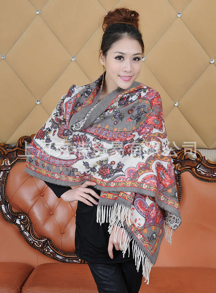 一件起批 秋冬季高档羊绒披肩围巾两用 热销时尚女士披肩pj021