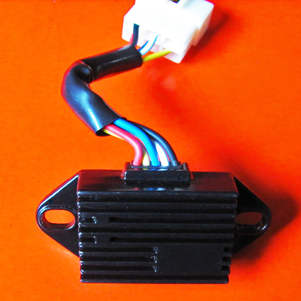 供应 北汽福田28v防短路电子调节器 hl-1217虎狼汽车发电机调节器