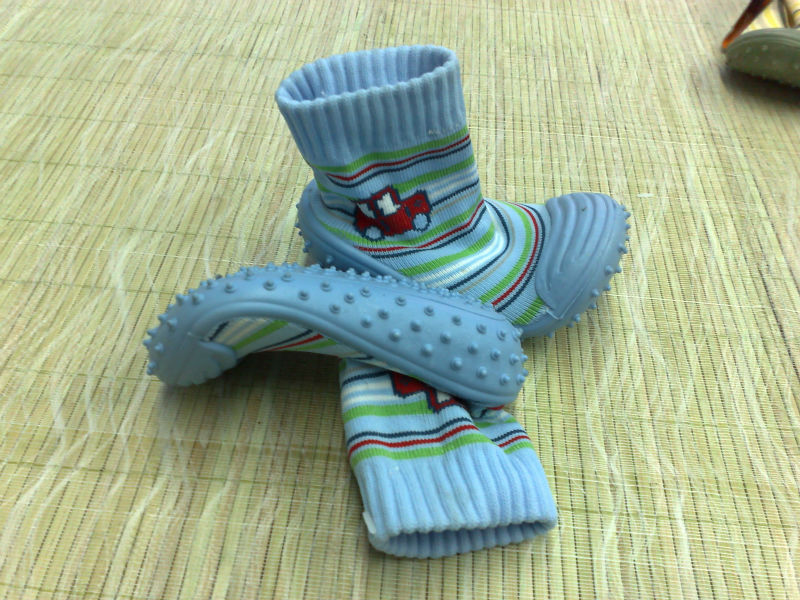 直销供应儿童鞋袜 儿童塑胶袜子 儿童地板袜 新品塑胶鞋袜图片_8