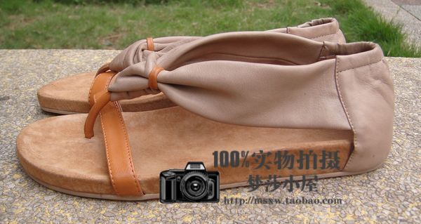 共鞋邻里罗马 steve madden 全牛皮平底 包脚凉鞋 人拖