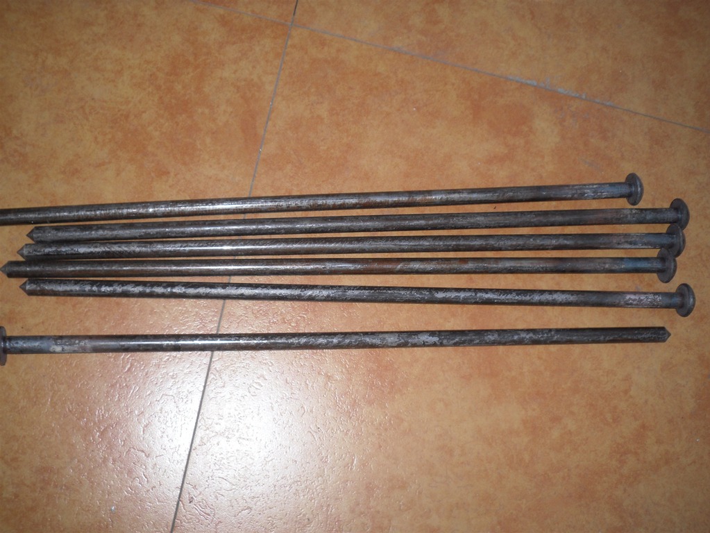 供应建筑地桩钉 钢柱,地角栓,铆钉栓 建筑钢钎 红打钢钉 销轴