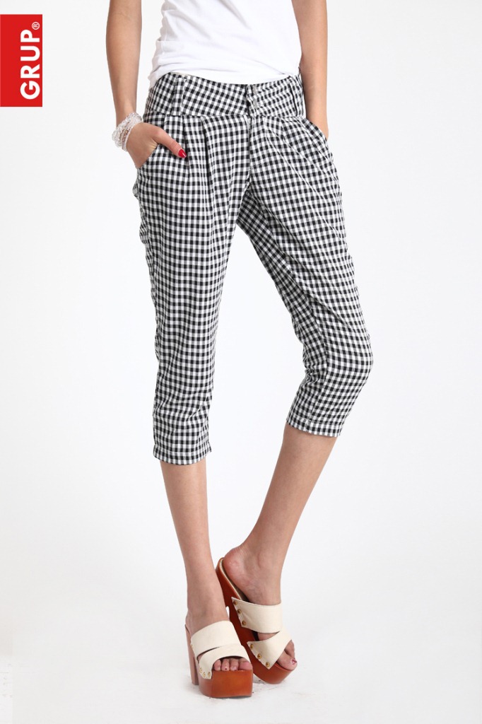 grup戈朴 日系休闲风黑白灰小格子七分裤 45.00元/条