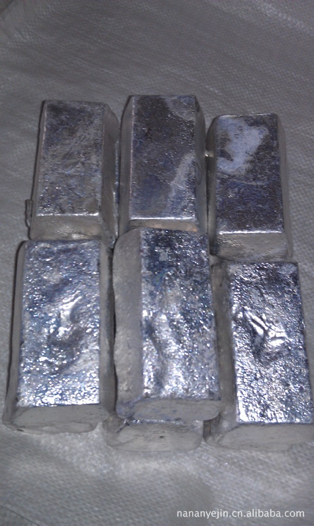 本产品一块大约重300克,适用于铝及铝合金调解镁的成份,多用于铝