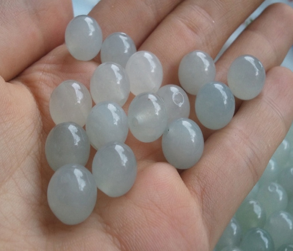 厂家批发 10mm一号色 不退色精美天然杂石b货diy配件专用配件