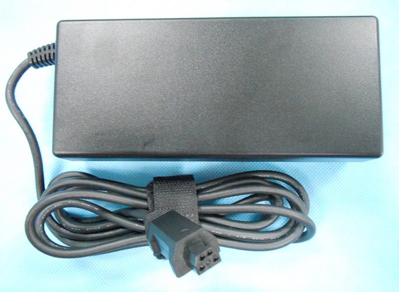 原装东芝 toshiba 15v8a 梯形口 4孔120w足功率 笔记本电源适配器