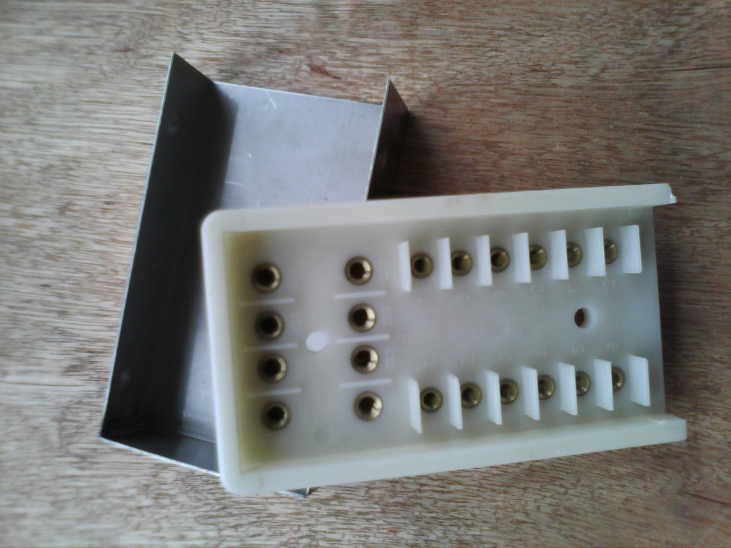 高压断路器 接线盒 型号: zw32整套配件接线盒 品牌: 云开 产品认证