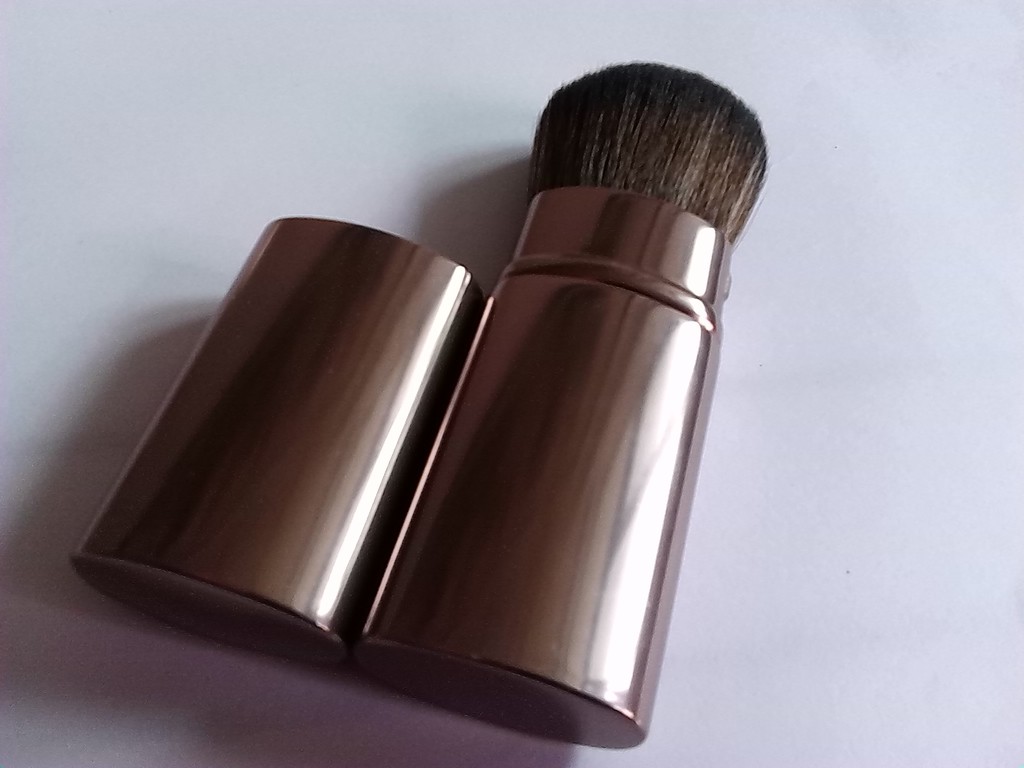 供应专业化妆刷 高档烟熏伸缩腮红刷大号