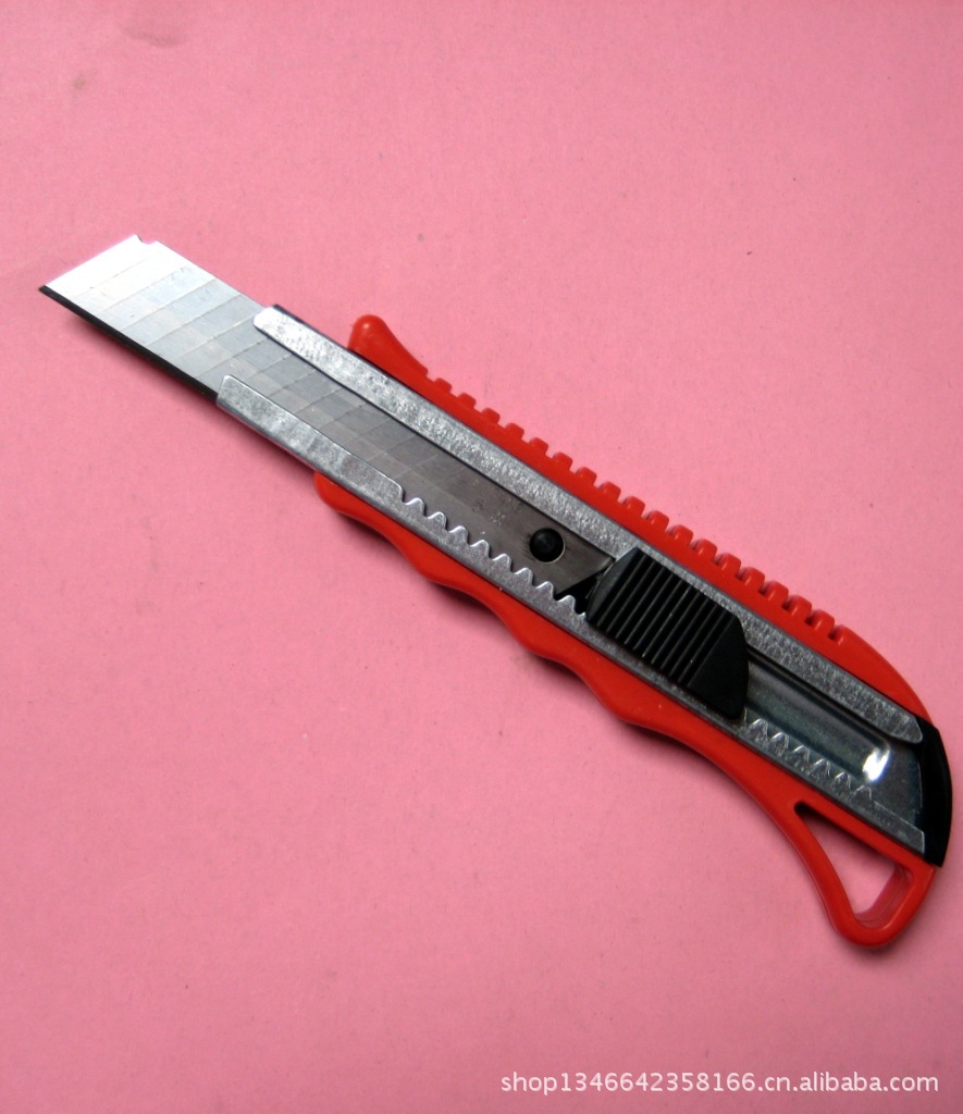 厂家供应金属扣美工刀 介刀 bp-6898