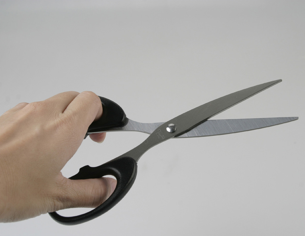 供应优质办公剪 7寸半塑料手柄剪刀