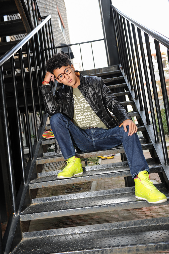 厂家直销 时尚休闲男式牛仔裤 经典牛仔男裤 广州男士牛仔裤批发