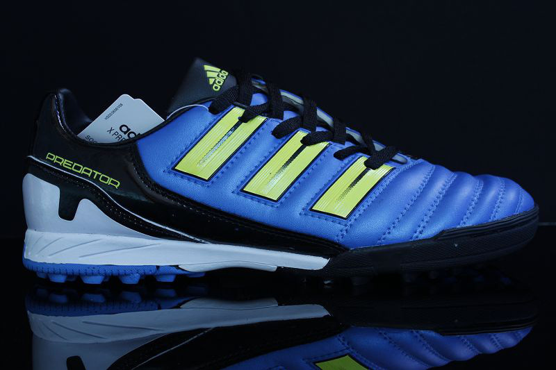 adidas猎鹰11代草钉新配色 阿迪达斯足球鞋批发代理