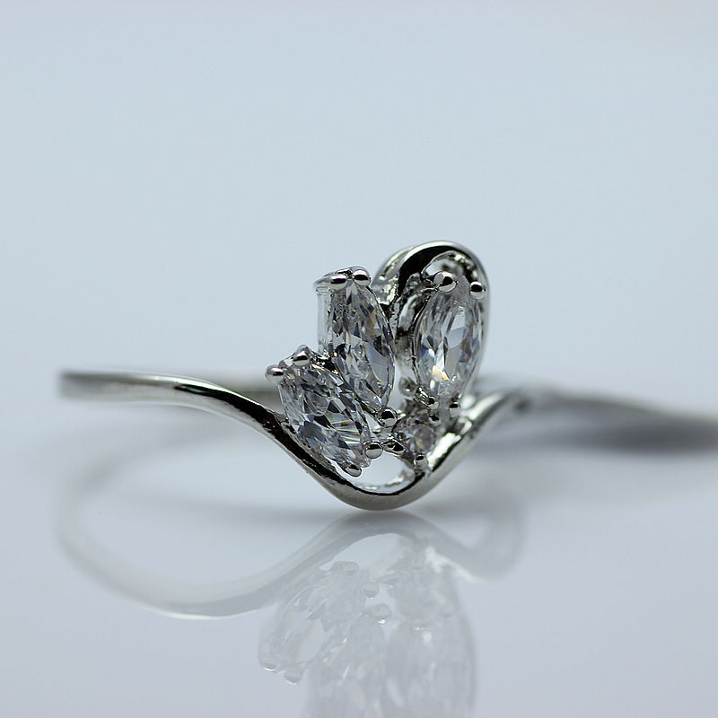 rb050 电白金 瑞钻皇冠锆石戒指 八心八箭