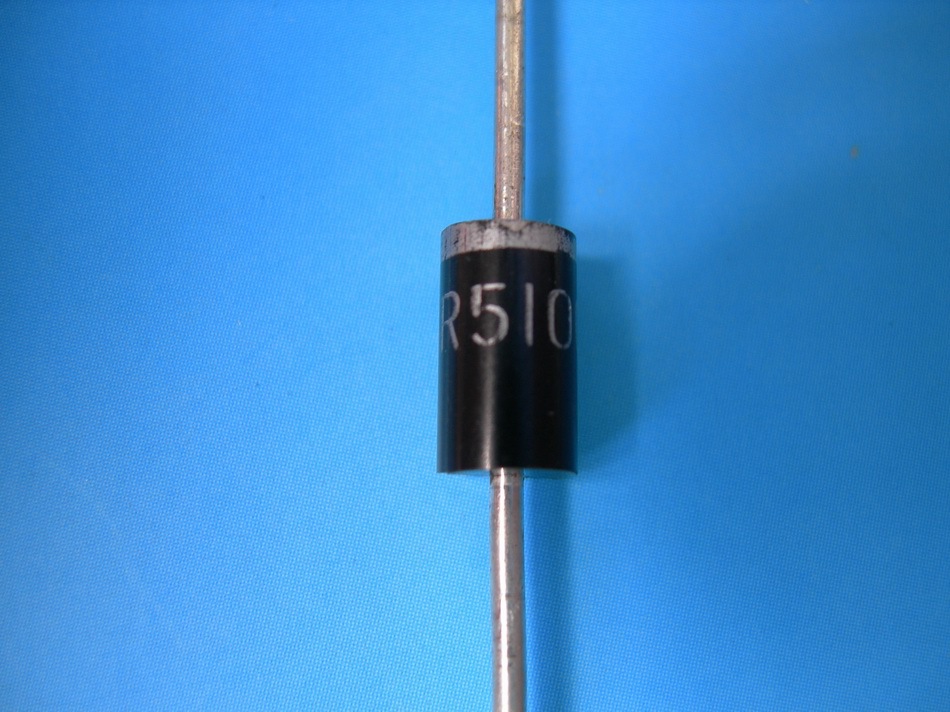 长期供应肖特基二极管sr5200,参数5a,200v,vf=0.