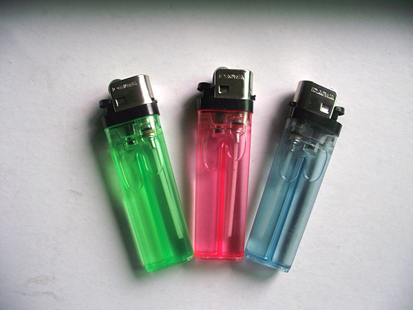 供应60一次性砂轮打火机,塑料打火机.