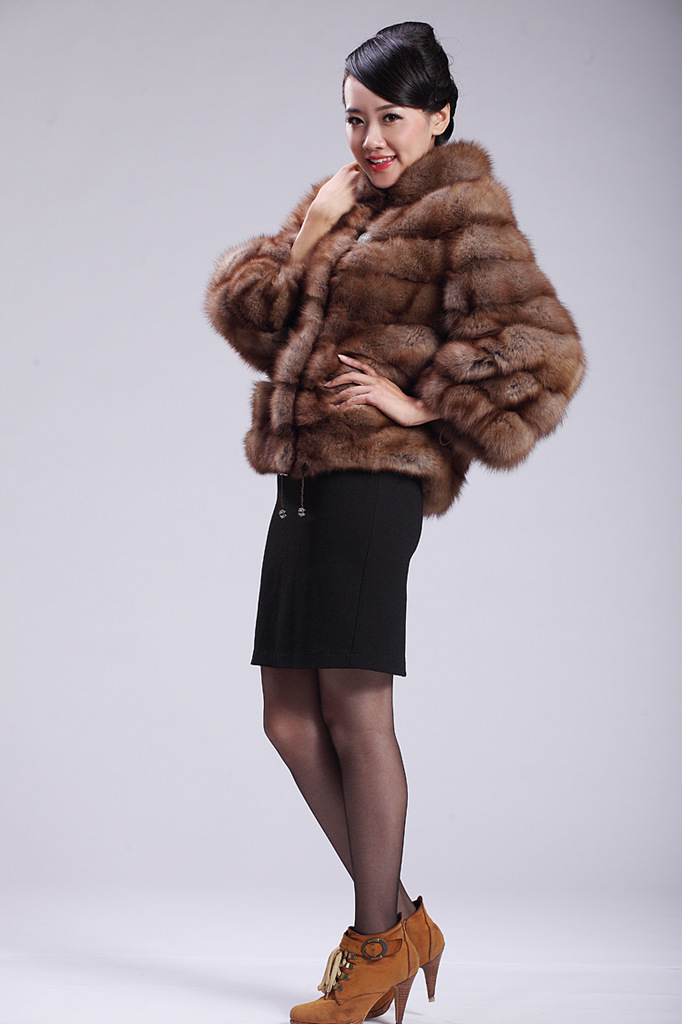 奢华扫雪貂皮草