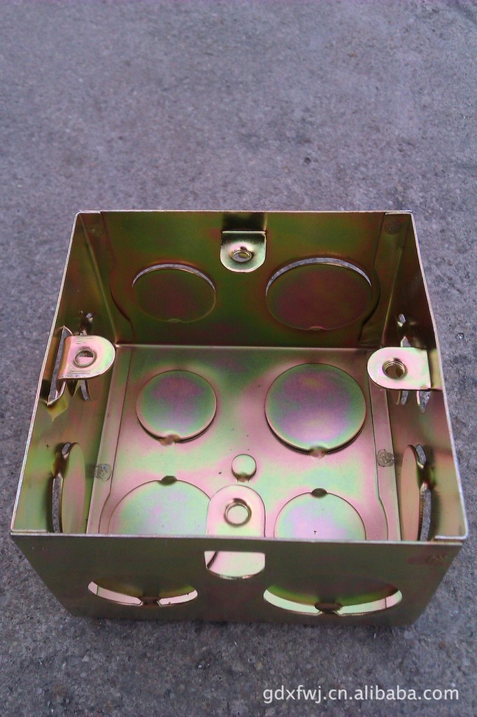 盒,接线盒 86镀锌铁线盒 &nbsp;86镀锌活耳铁线盒&nbsp; 铁线管配件