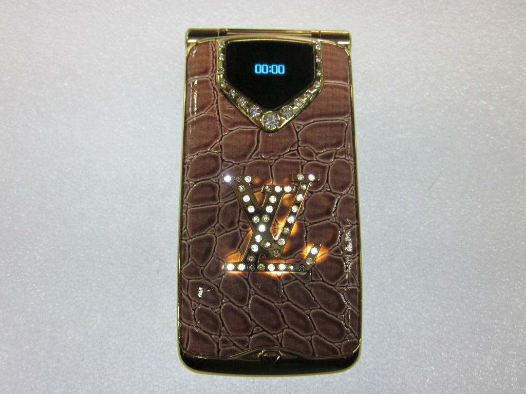 批发供应 新款lv翻盖手机 送礼佳品 女性可爱lv女款c130