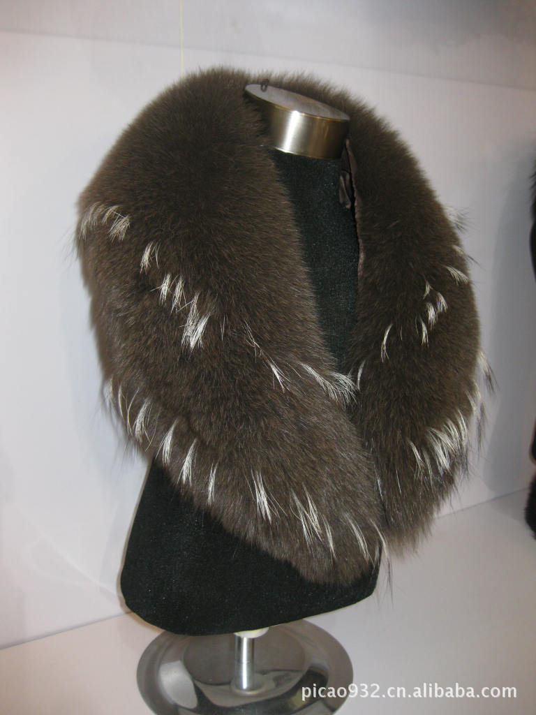 真毛 狐狸青果领加貉子毛 染色 380.00,379.00元/件