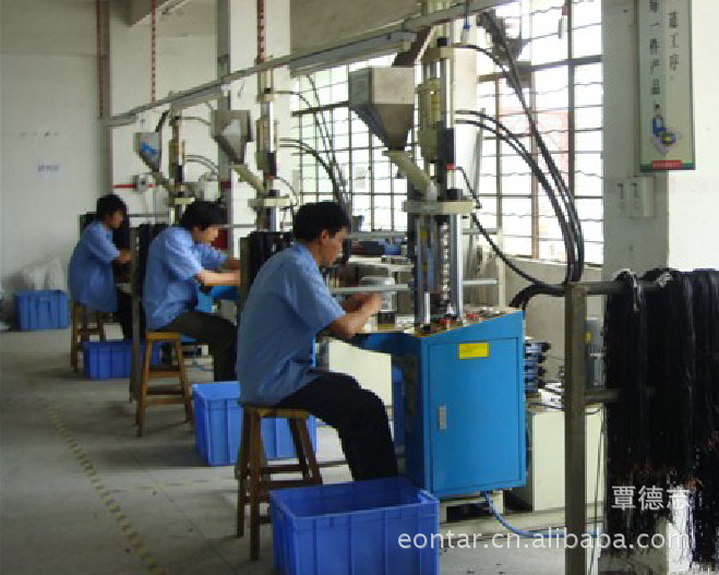 东莞石排承接耳机加工,焊线,焊插针,半成品成型啤头来料加工