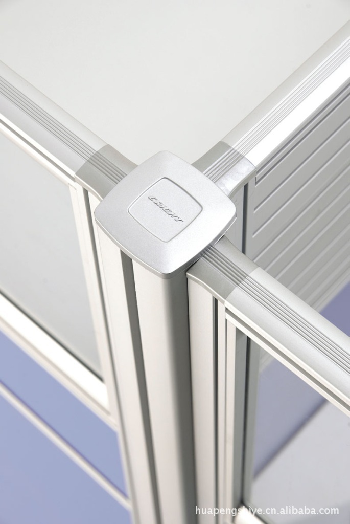 备注:4人位工作站,屏风a为清玻 时尚蓝mfc 时尚灰mfc,无走线槽;屏风b