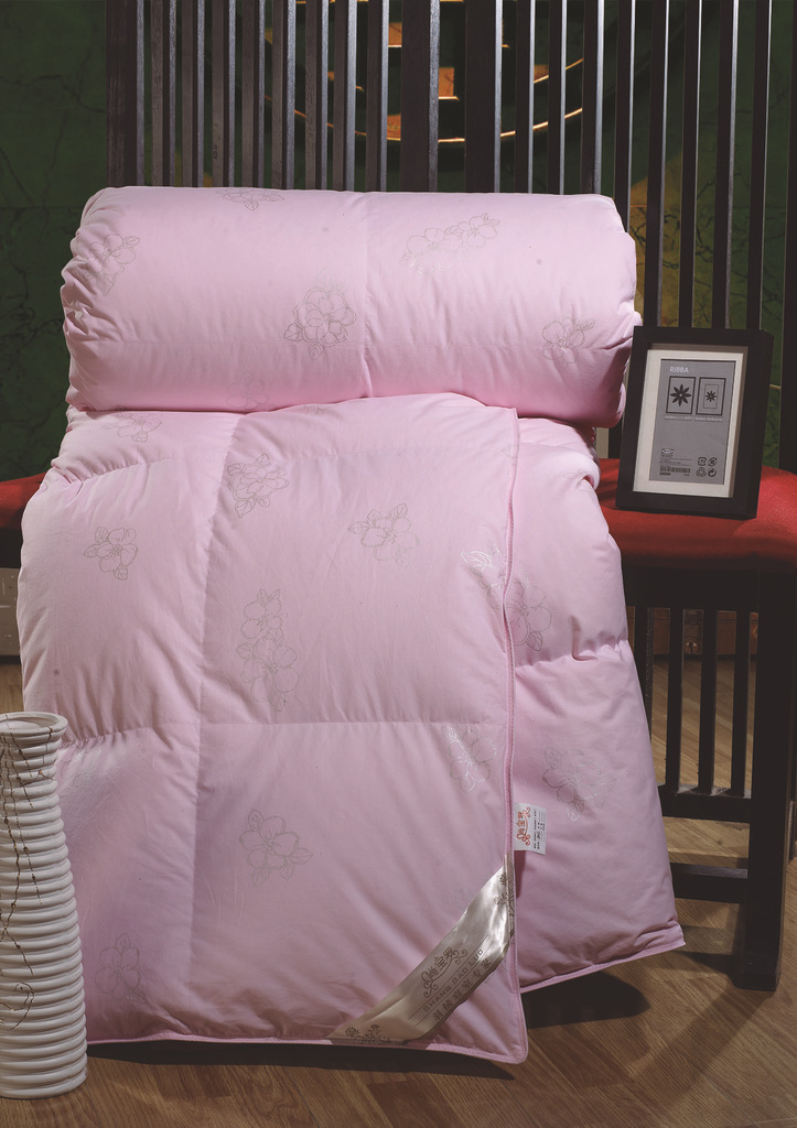 批发采购被子,蚕丝被,羽绒被-厂家反促尚宝罗100%全棉漂白/粉红珠光浆