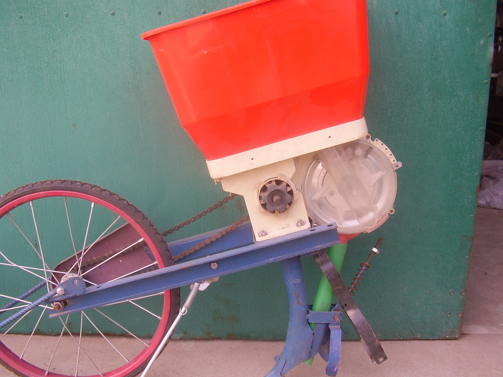 种植机械 农机 种机配件 多功能勺式播种机专用排种器及塑料配件